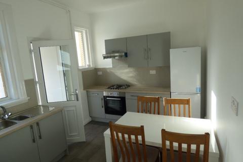 2 bedroom flat to rent, Glasgow Road, Bathgate, West Lothian, EH48