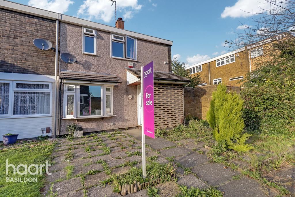 Gladwyns, Basildon 2 bed end of terrace house £260,000
