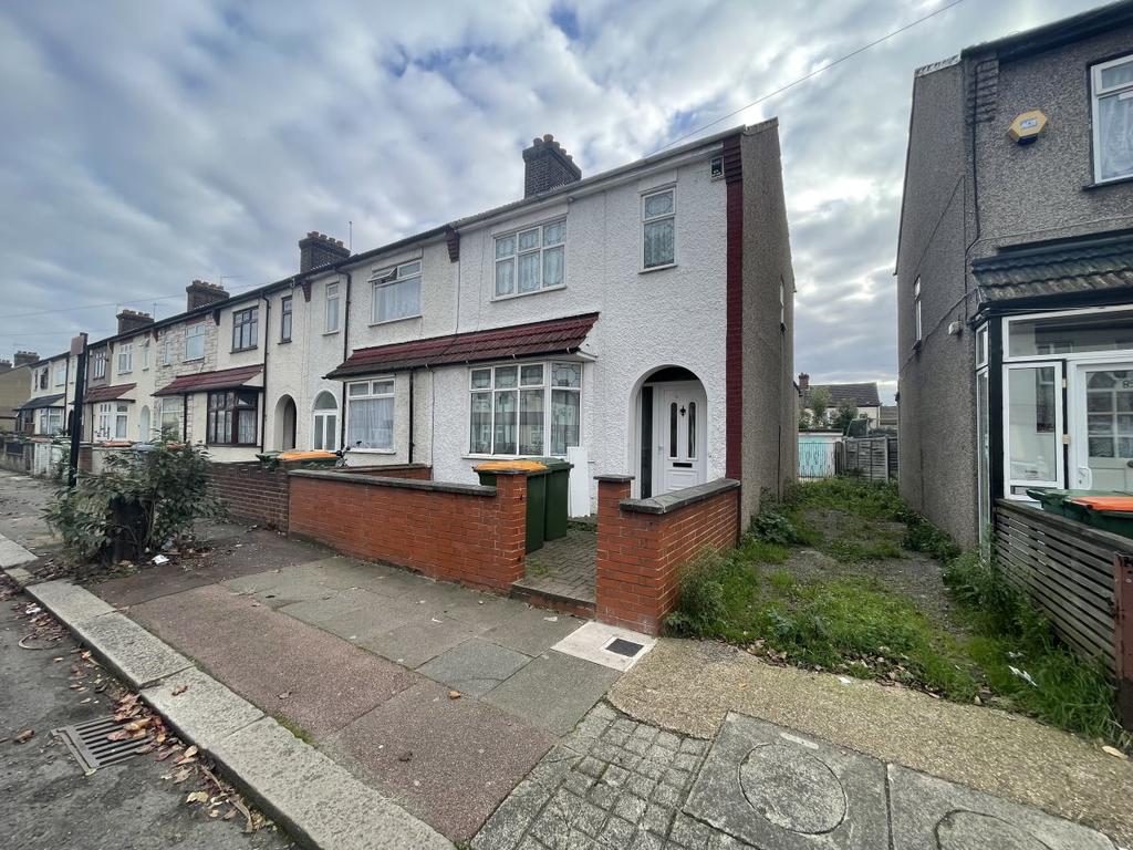 Stokes Road, East Ham 3 bed semidetached house £430,000