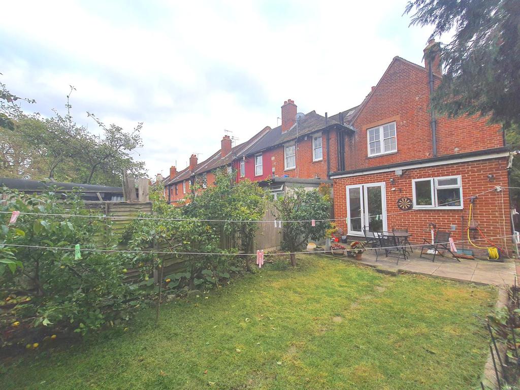 Tottenham, N17 7HN 4 bed semidetached house £520,000