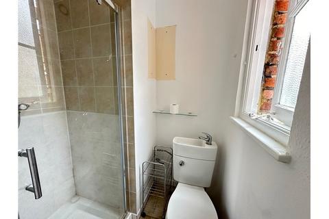 Studio to rent, Richmond Way, Brook Green W14
