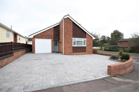 2 Cogdeane Road, Poole, BH17 9AS