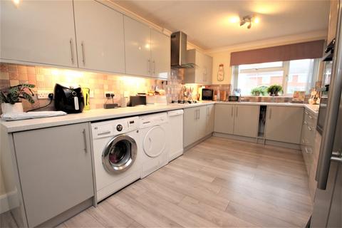 2 Cogdeane Road, Poole, BH17 9AS