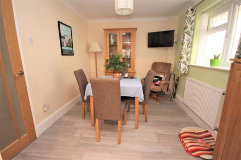 2 Cogdeane Road, Poole, BH17 9AS