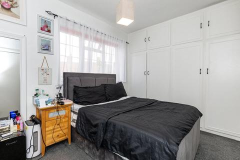 3 bedroom end of terrace house for sale, Farmfield Road, BROMLEY, Kent, BR1