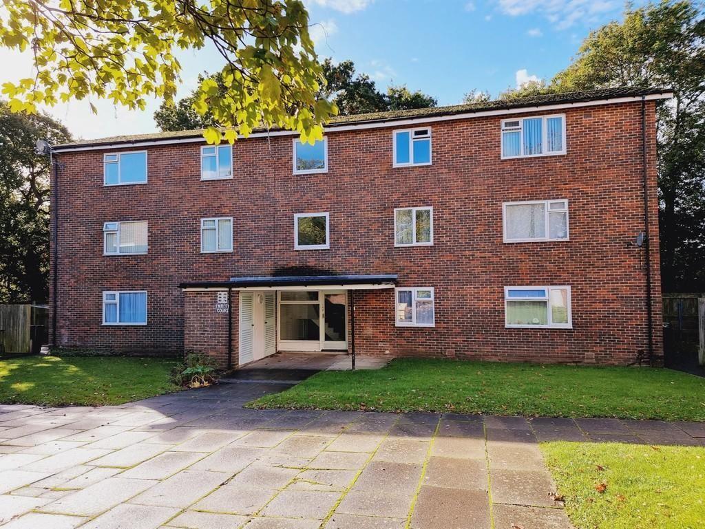 Homer Close, Gosport, Hampshire, PO13 9TL 2 bed flat £95,000