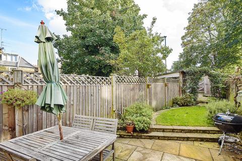 24 New Road, Hornsey, London, N8 8TA