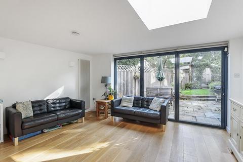 24 New Road, Hornsey, London, N8 8TA