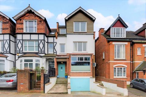 Pattison Road, Childs Hill