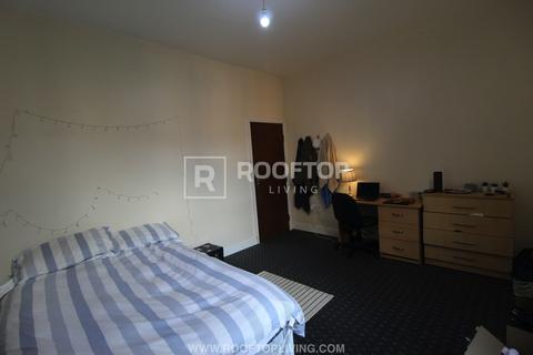 8 bedroom house to rent, Bainbrigge Road, Leeds LS6