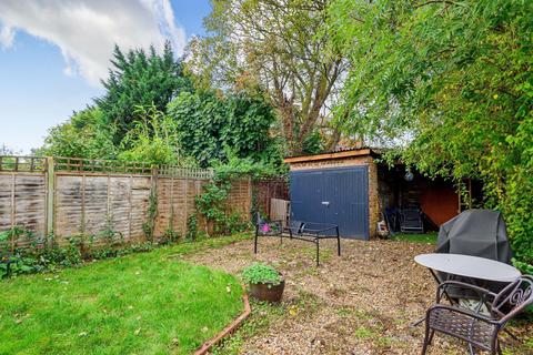 58 Park Lane, Teddington, TW11 0HX