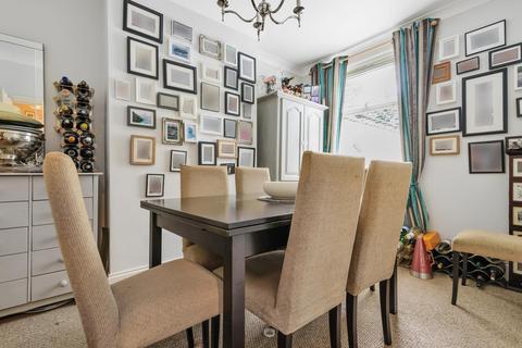 58 Park Lane, Teddington, TW11 0HX