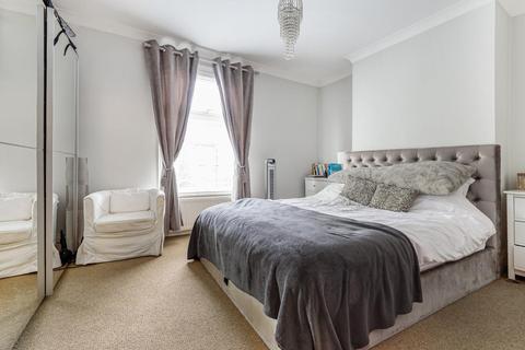 58 Park Lane, Teddington, TW11 0HX
