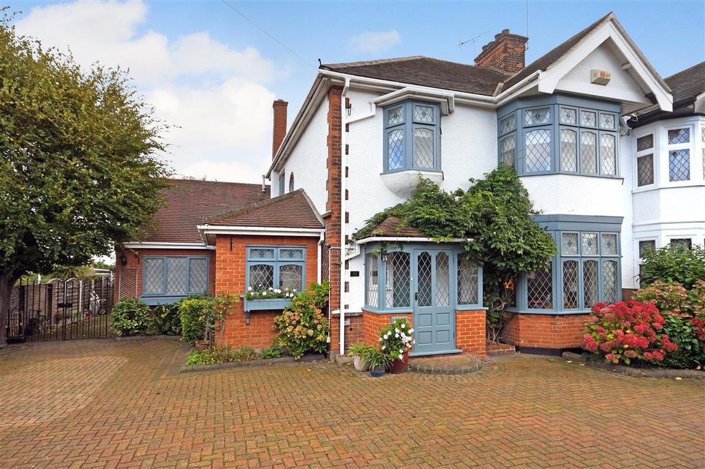 Hall Lane, Upminster 5 bed house £1,350,000