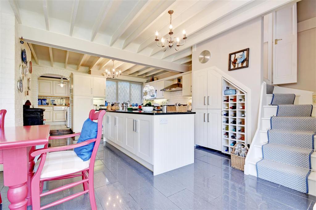 Kitchen / Dining