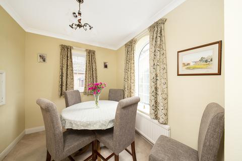 3 Hambleton Garth, Easingwold, York, YO61 3EY