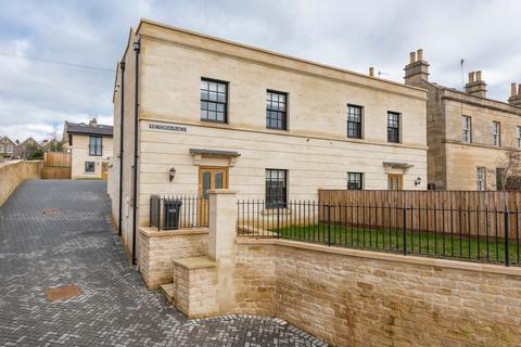 3 bedroom semi-detached house to rent, Upper Bristol Road, Bath BA1