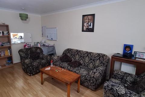 35 Memorial Close, Hounslow, TW5 0LN