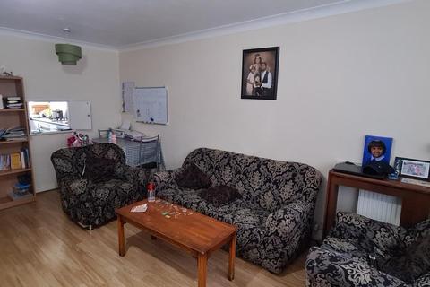 35 Memorial Close, Hounslow, TW5 0LN