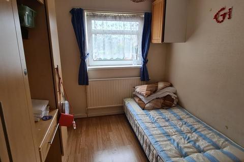 35 Memorial Close, Hounslow, TW5 0LN