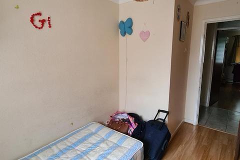 35 Memorial Close, Hounslow, TW5 0LN