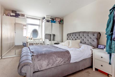 10 Cragside Walk, Leeds, LS5 3LX