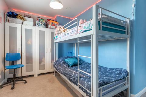 10 Cragside Walk, Leeds, LS5 3LX