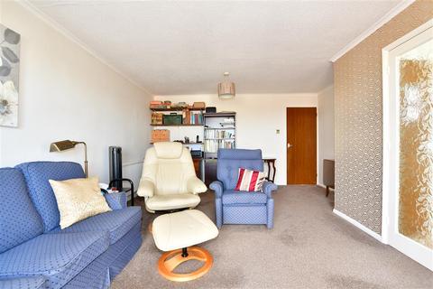 31 Copperfields, Lydd, Romney Marsh, TN29 9UU