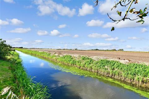 31 Copperfields, Lydd, Romney Marsh, TN29 9UU