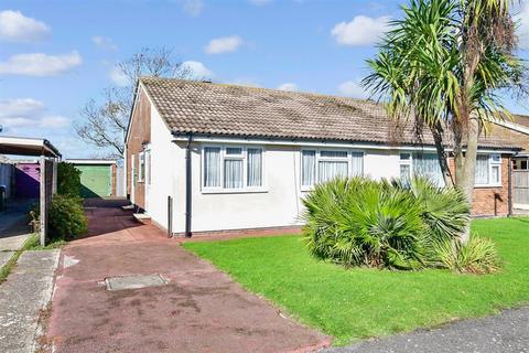 31 Copperfields, Lydd, Romney Marsh, TN29 9UU