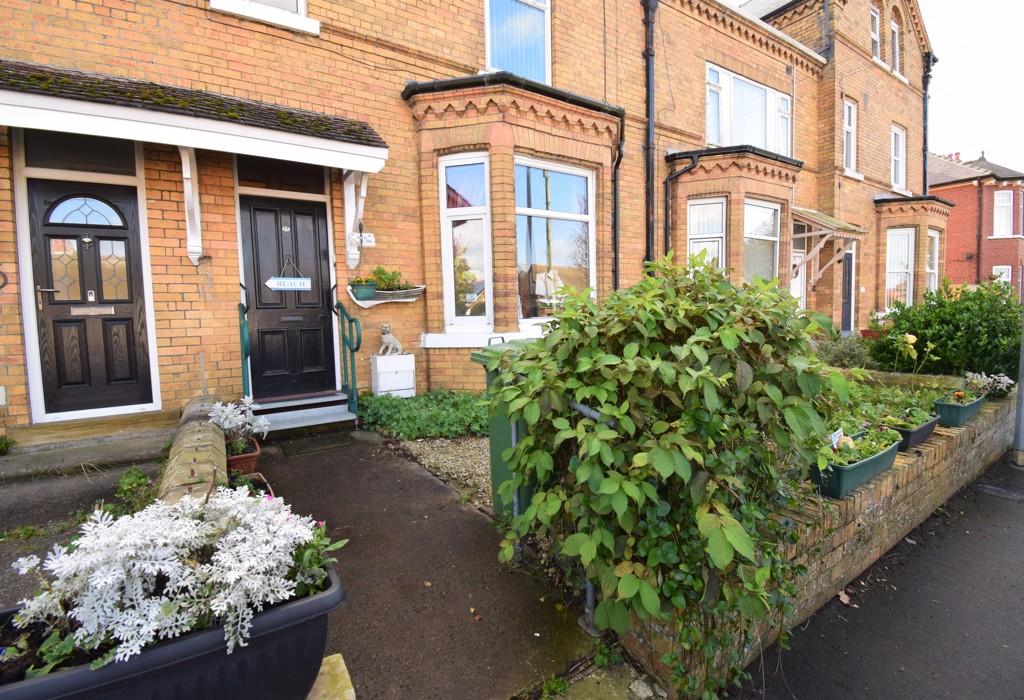 17 Belvedere Road, Bridlington, East Riding of Yorkshire 2 bed flat £