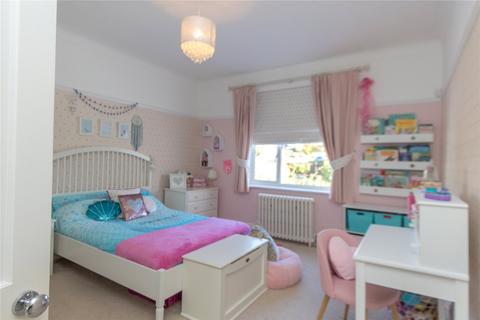 62 Chadwick Road, Westcliff-on-sea, SS0 8LD