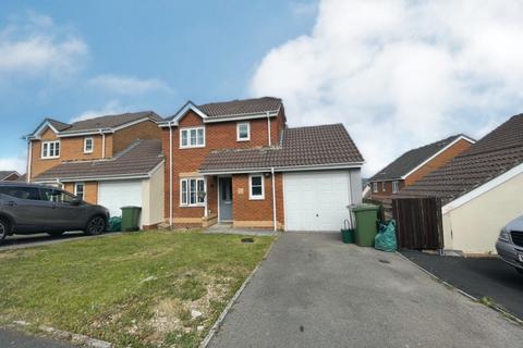 2 Cae Canol, Hengoed, CF82 7RU