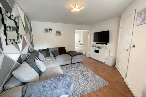 2 Cae Canol, Hengoed, CF82 7RU