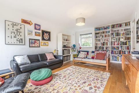 1 Red Post Hill, London, SE21 7BX