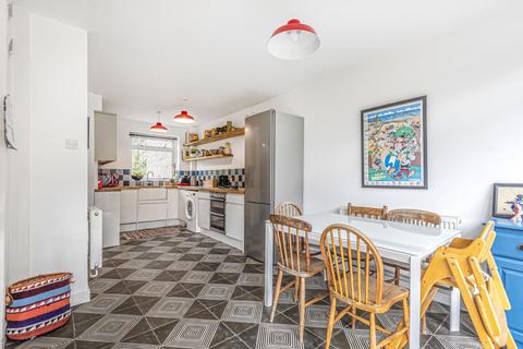 1 Red Post Hill, London, SE21 7BX