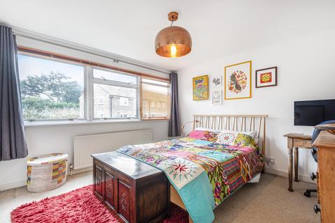 1 Red Post Hill, London, SE21 7BX