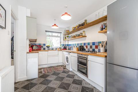 1 Red Post Hill, London, SE21 7BX