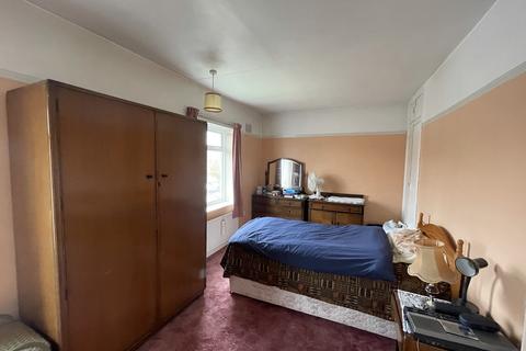 13 Crossbow Road, Chigwell, IG7 4EY