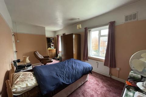 13 Crossbow Road, Chigwell, IG7 4EY