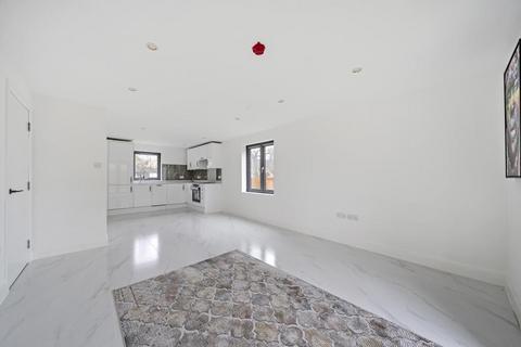 1 Beechgate, Witney, OX28 4JL