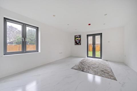 1 Beechgate, Witney, OX28 4JL