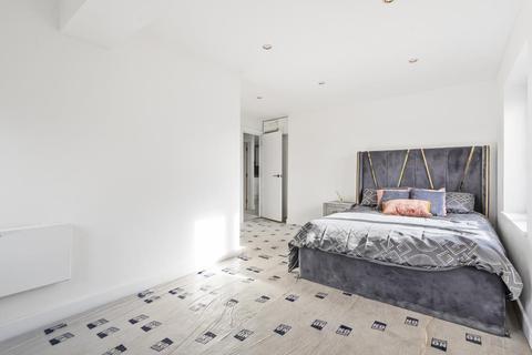 10 Beechgate, Witney, OX28 4JL
