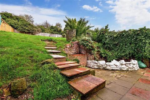 4 Montgomery Way, Folkestone, CT19 6LL