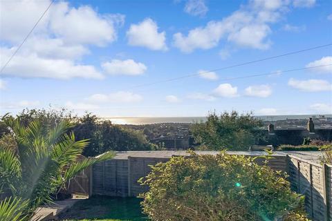4 Montgomery Way, Folkestone, CT19 6LL