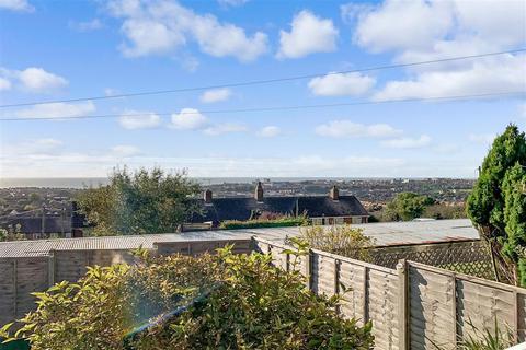 4 Montgomery Way, Folkestone, CT19 6LL