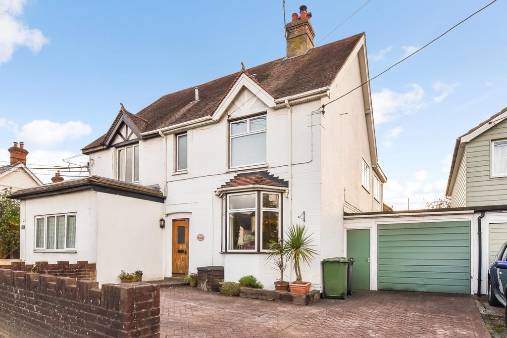 Headley Road, Liphook, Hampshire 3 bed semidetached house £425,000