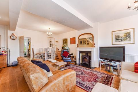 69a Headley Road, Liphook, GU30 7PR