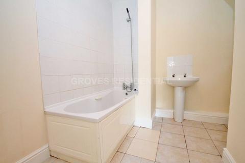 1 bedroom flat to rent, Montem Road, New Malden