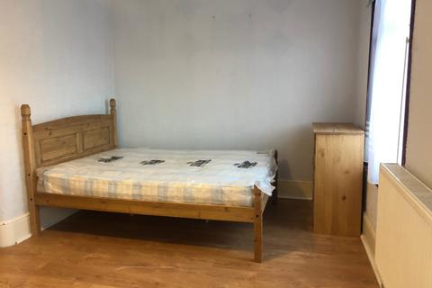 House share to rent, Double En-suite Room. All Bills & Wifi Included. Grange Rd IG1 1EZ